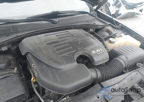 2016 Chrysler 300C z USA, uszkodzony, nr VIN 2C3CCAEG5GH320053